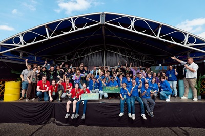 Photo of the winning teams in 2026